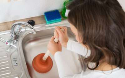 Comment déboucher une canalisation : 10 trucs et astuces !