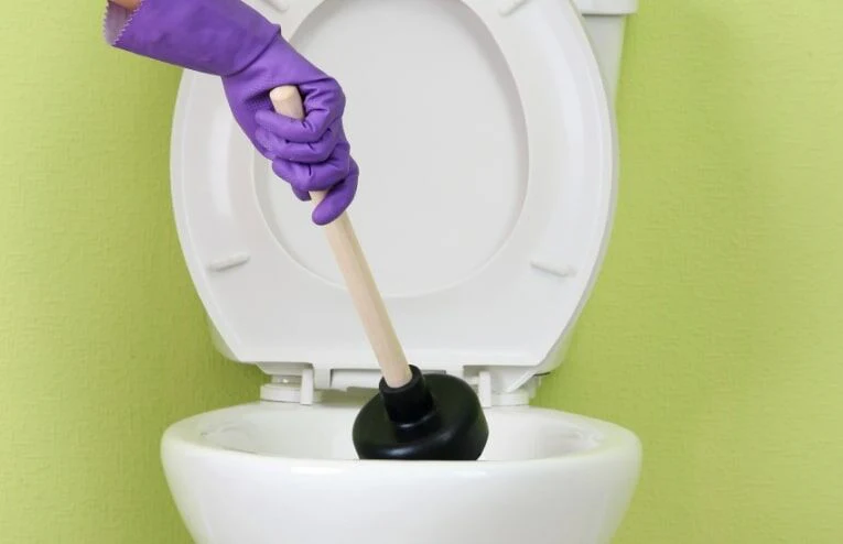 Pourquoi vos toilettes se bouchent souvent ?