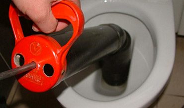 wc-debouchage-pompe-manuelle
